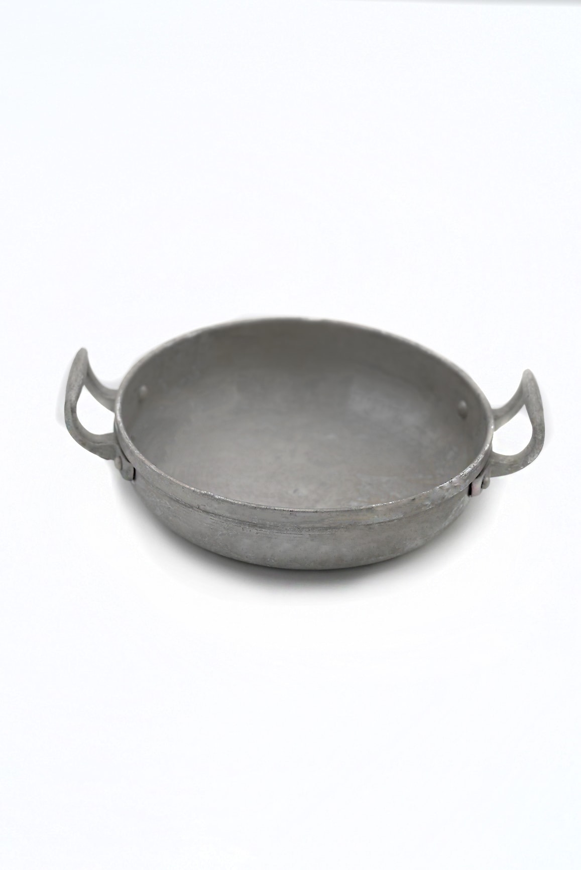 Aluminum Frying Pan for rent – Tamir Aruim | Rentlyz