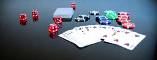 Poker Table for rent – Idans | Rentlyz