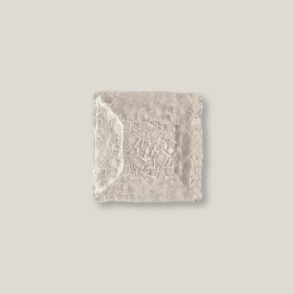 Metropolis Square Glass Plate for rent – GuestLine | Rentlyz