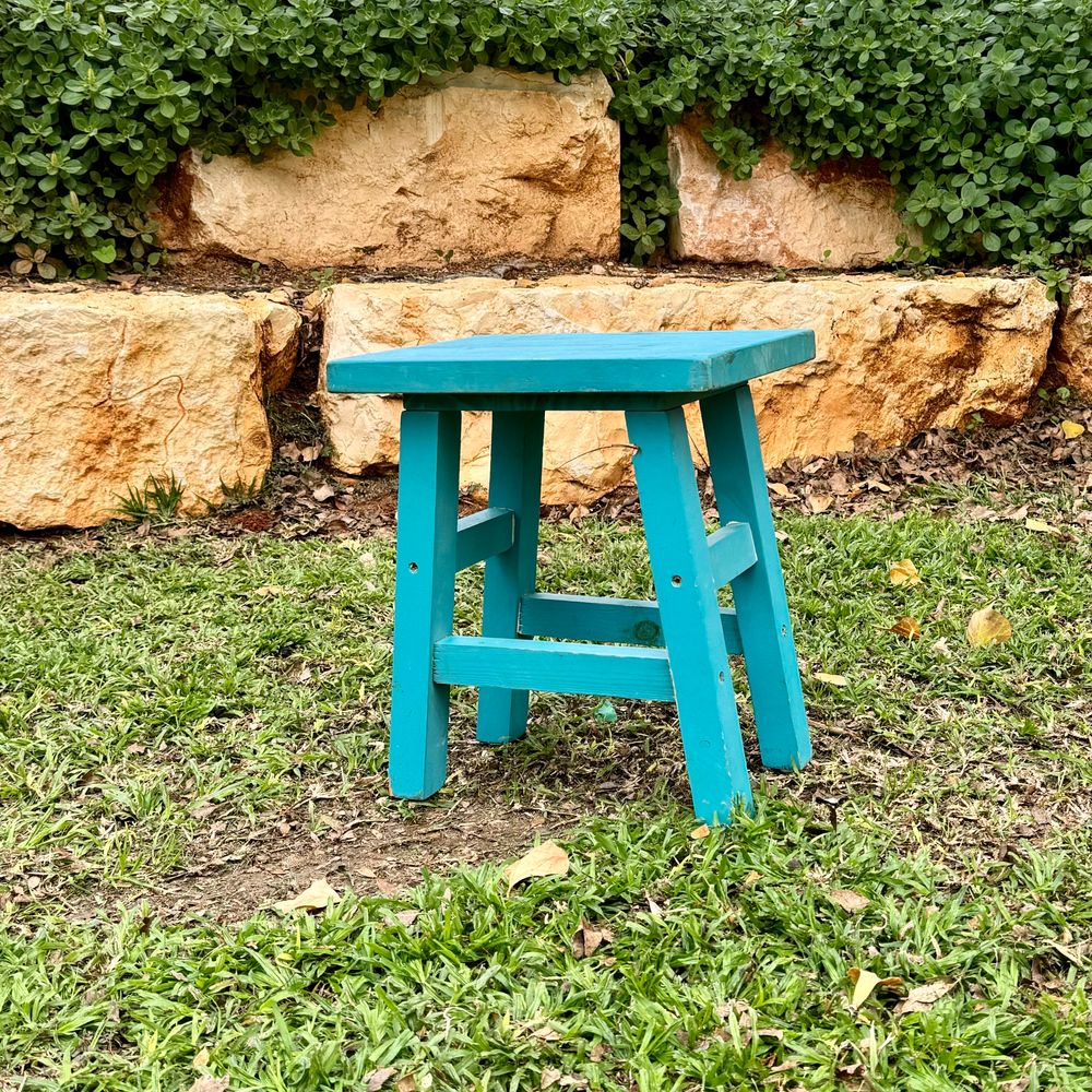 Low Blue Stool for rent – GuestLine | Rentlyz