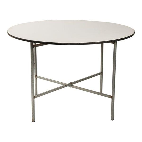 White Round Pallet Table for rent – Anwar | Rentlyz
