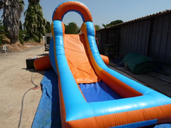6m Water Inflatable Slider for rent – Matanpim Venanim | Rentlyz