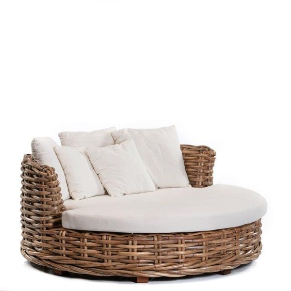 Stai Model Lounge for rent – Karma | Rentlyz