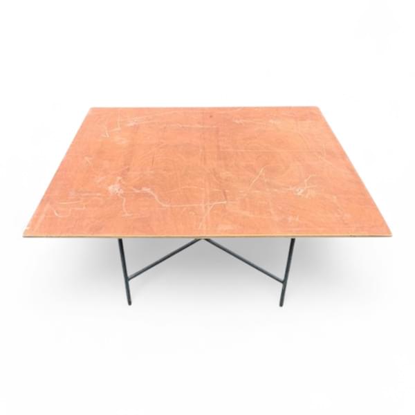 Square table measuring 1.20×1.20M for rent – Les Events | Rentlyz