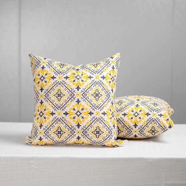 Yellow retro pillow for rent – Camisa Events | Rentlyz