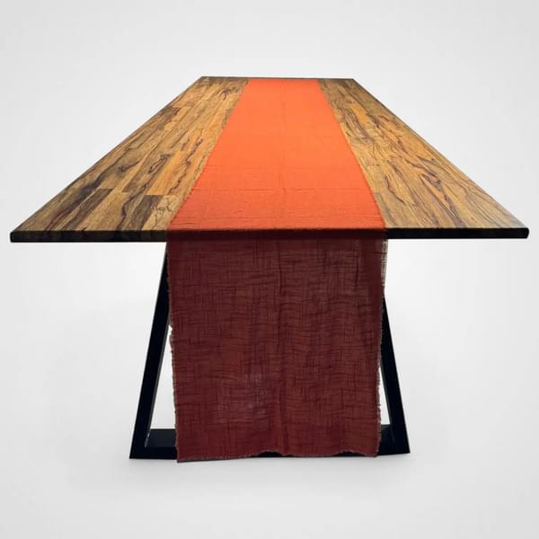 Tetra Hamra table runner for rent – Hodaya | Rentlyz