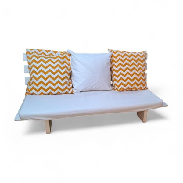 3-seater futon bench for rent – Hodaya | Rentlyz