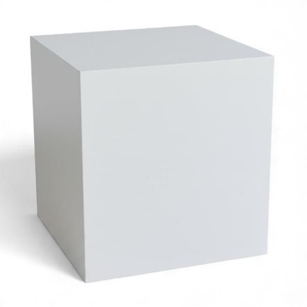 Wooden cube 45/45 for rent – Shanti Eleganti | Rentlyz