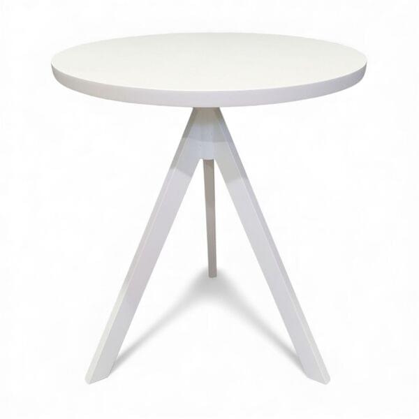 White wooden palette table diameter 80 with white tripod leg for rent – Shanti Eleganti | Rentlyz
