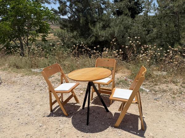 Coffee/lounge corner – Wood for rent – Kasaro | Rentlyz