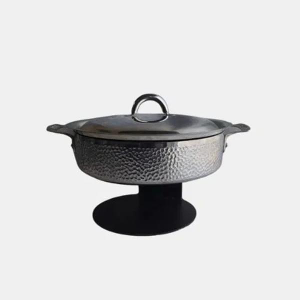 Stainless steel pot with lid + stand for rent – Kasaro | Rentlyz